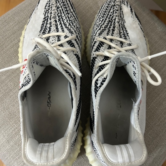 YEEZY BOOST 350 V2 - Picture 6 of 7